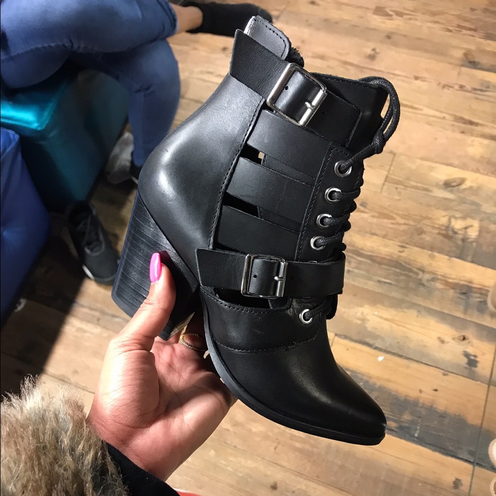 Steve Madden bootie